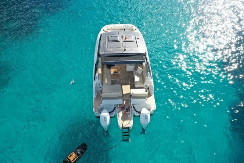 aquila power catamarans Aquila 32 sport