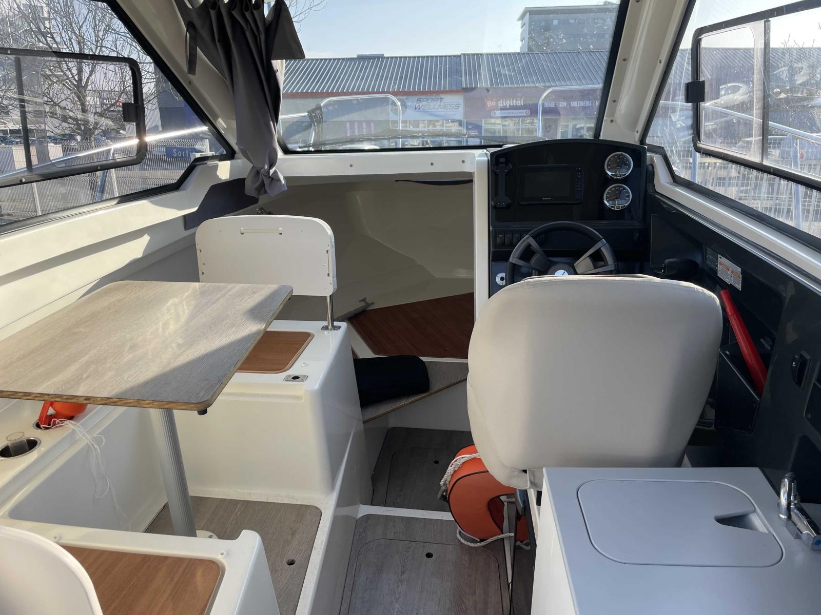 quicksilver Activ 675 weekend