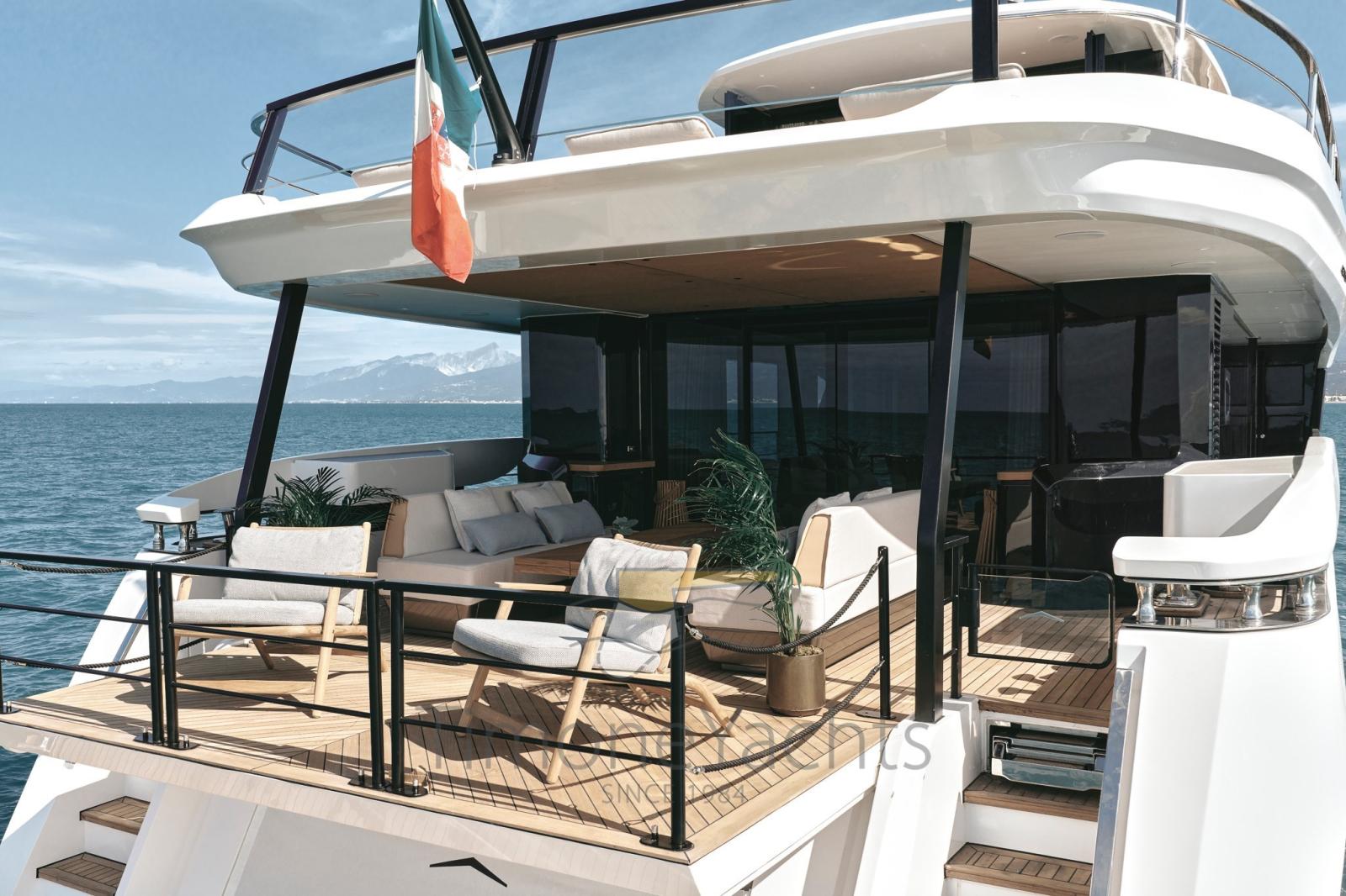 azimut Grande 30m
