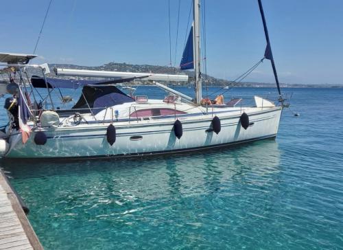 Bavaria yachts vision 44