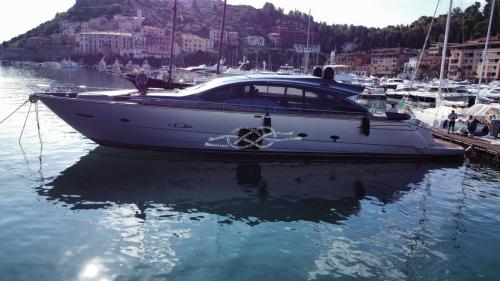 Pershing 80
