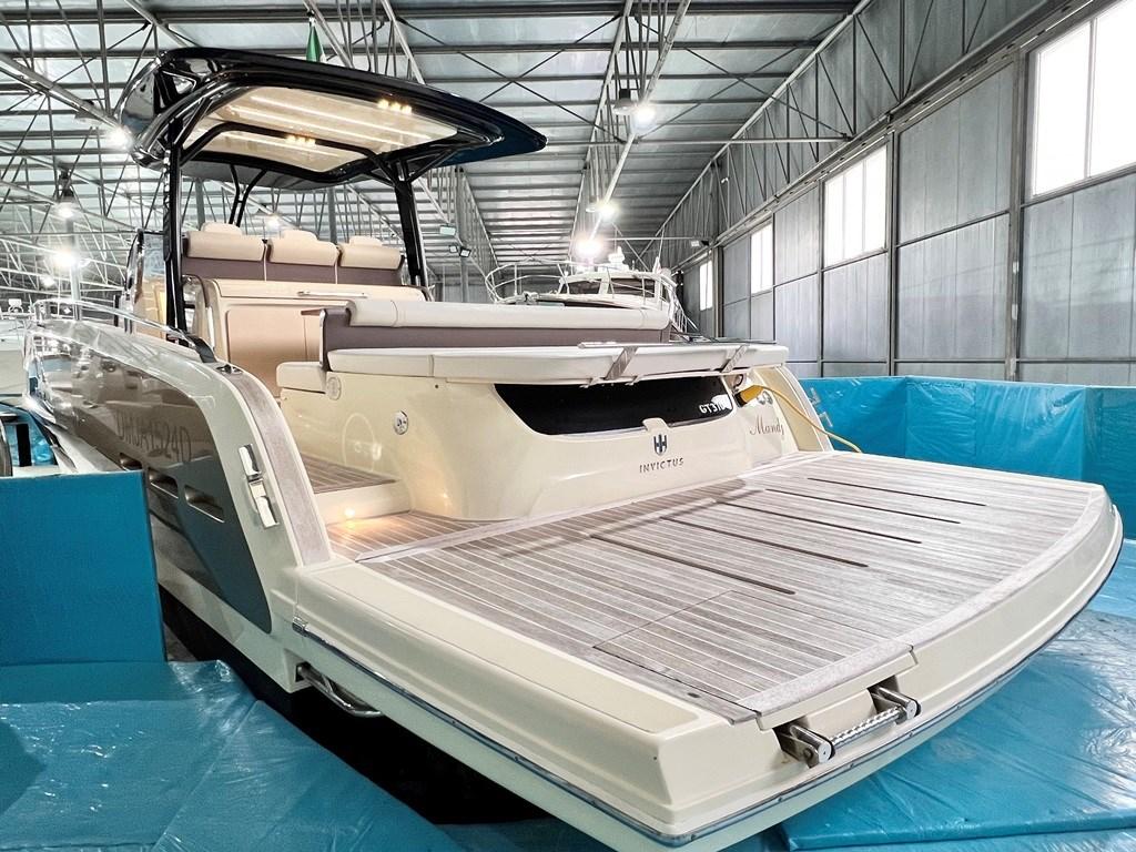 invictus yacht Invictus 370 gt