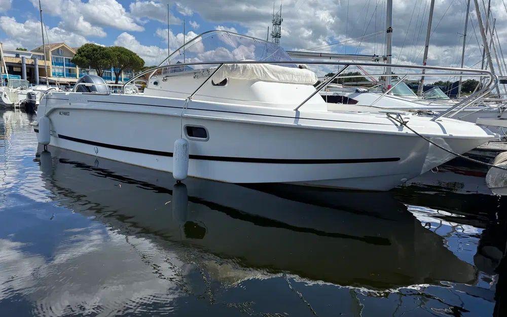 b2 marine 652 cabine cruiser dark line