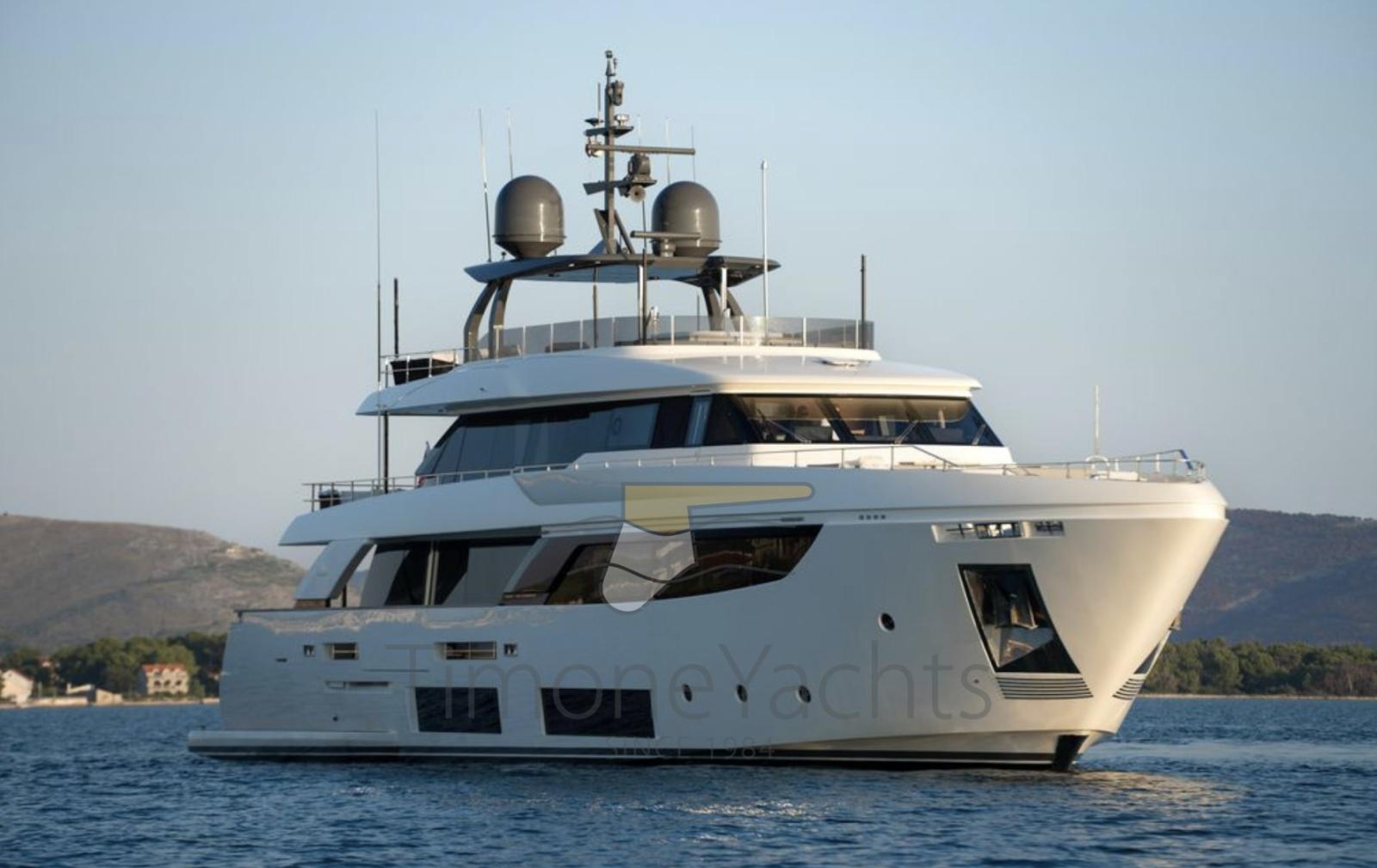custom line Navetta 33