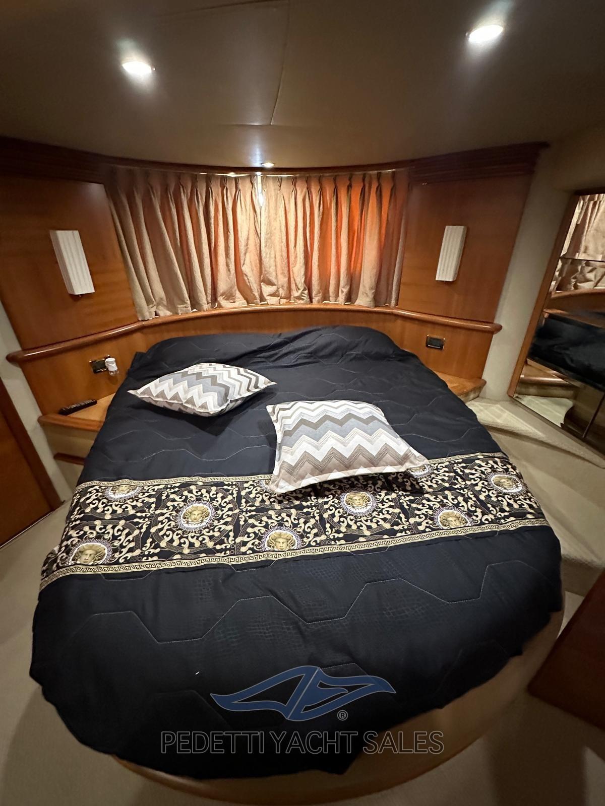 azimut 62
