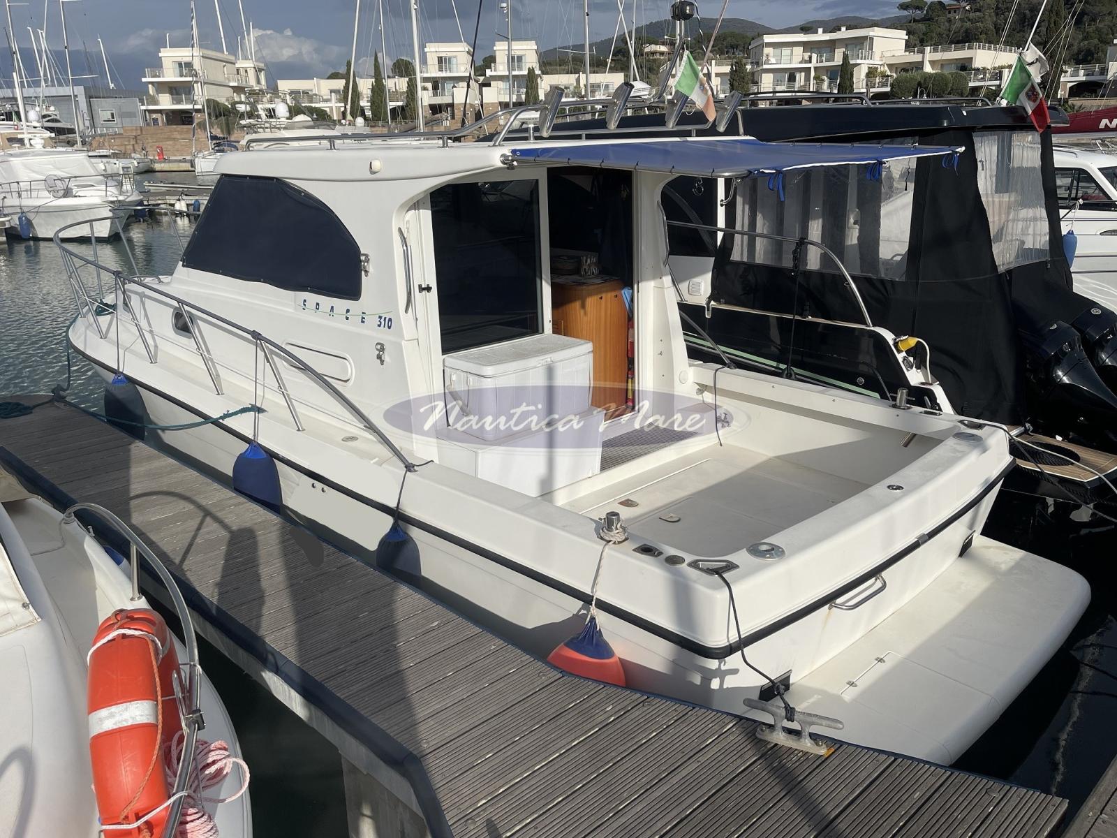 plastik Space 310 cruise