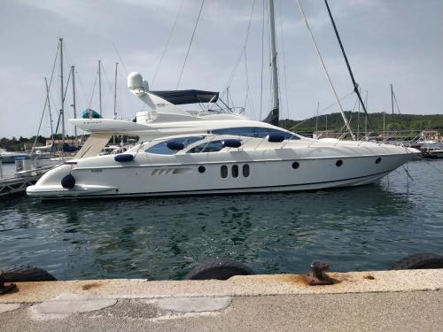 Azimut azimut 62