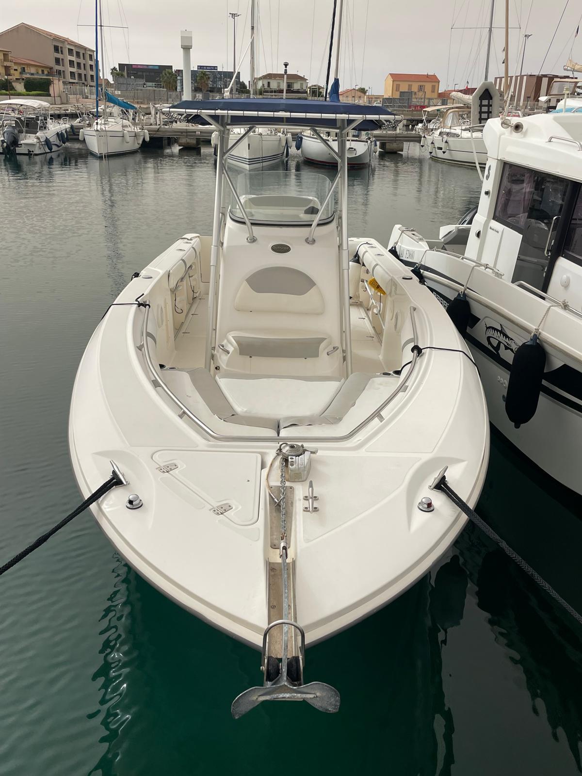 boston whaler 270 outrage