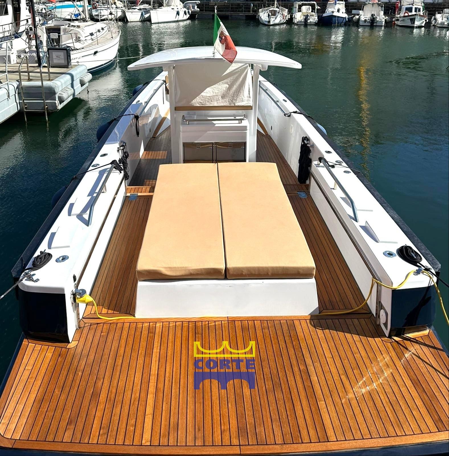 unicat Custom tender 12