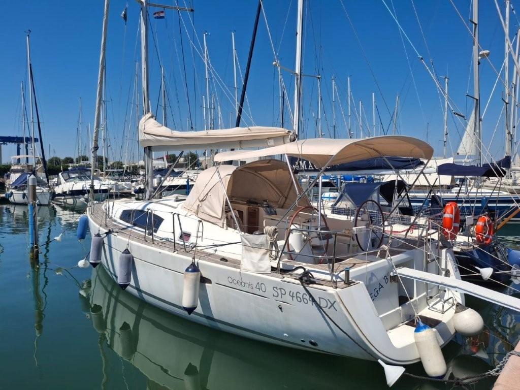beneteau Oceanis 40