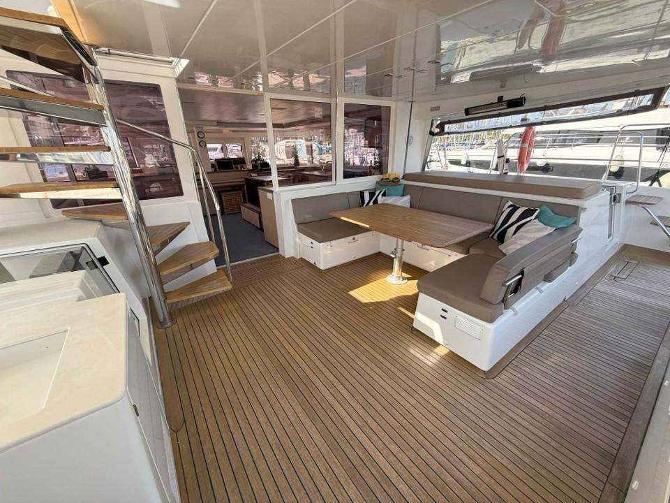 lagoon 560