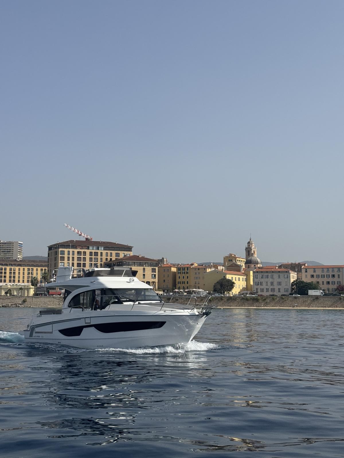 beneteau Antares 11 fly