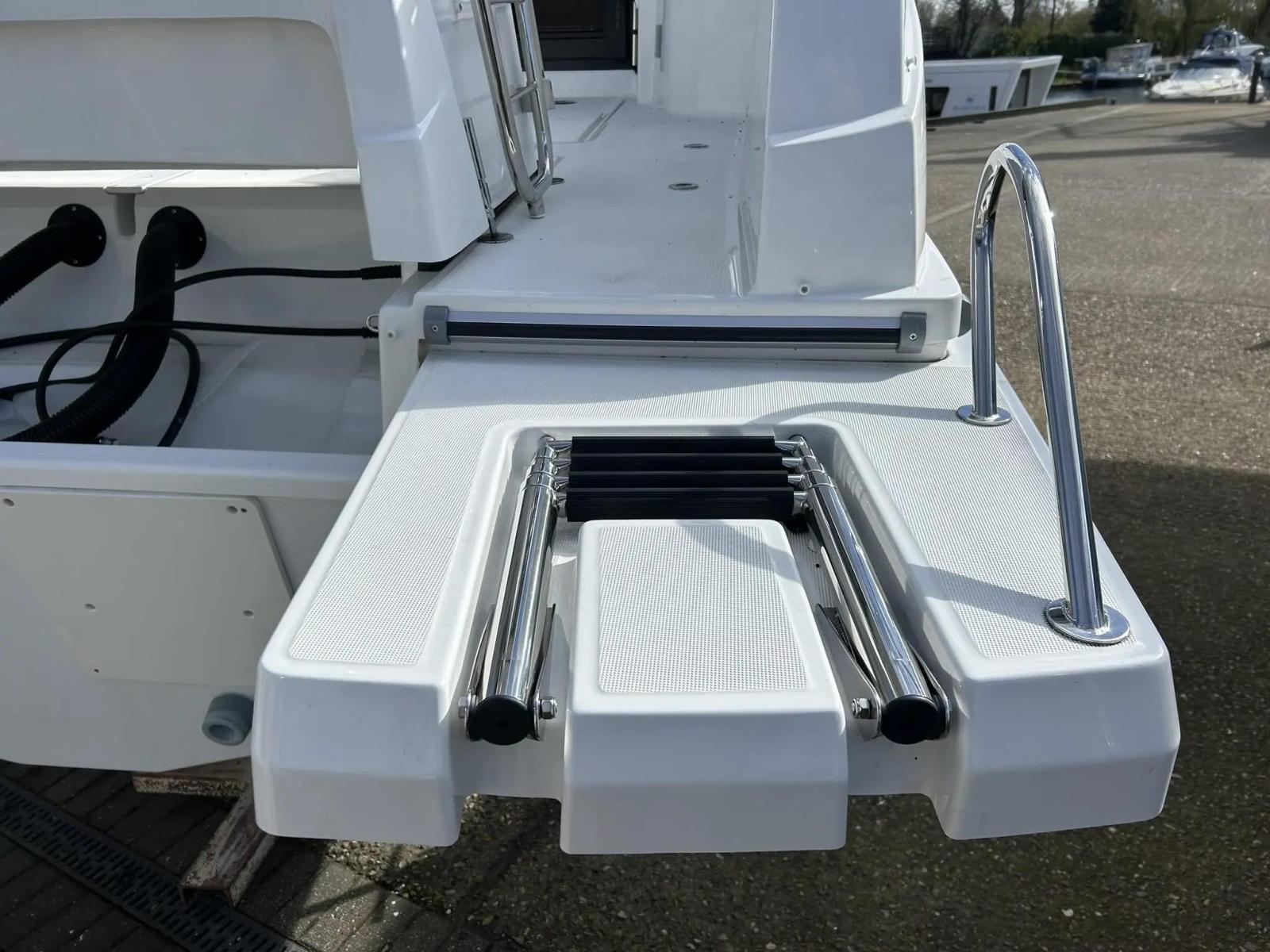 beneteau Antares 9