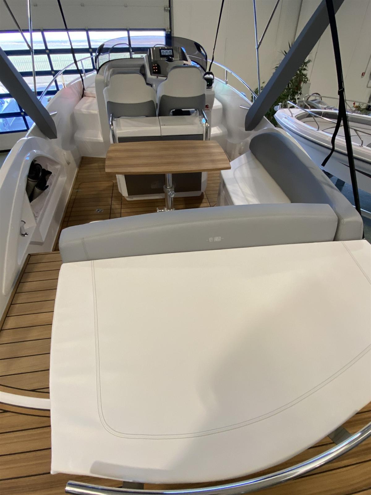 sessa marine Key largo 27 inboard