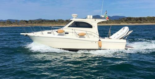 Plastik space 310 cruise