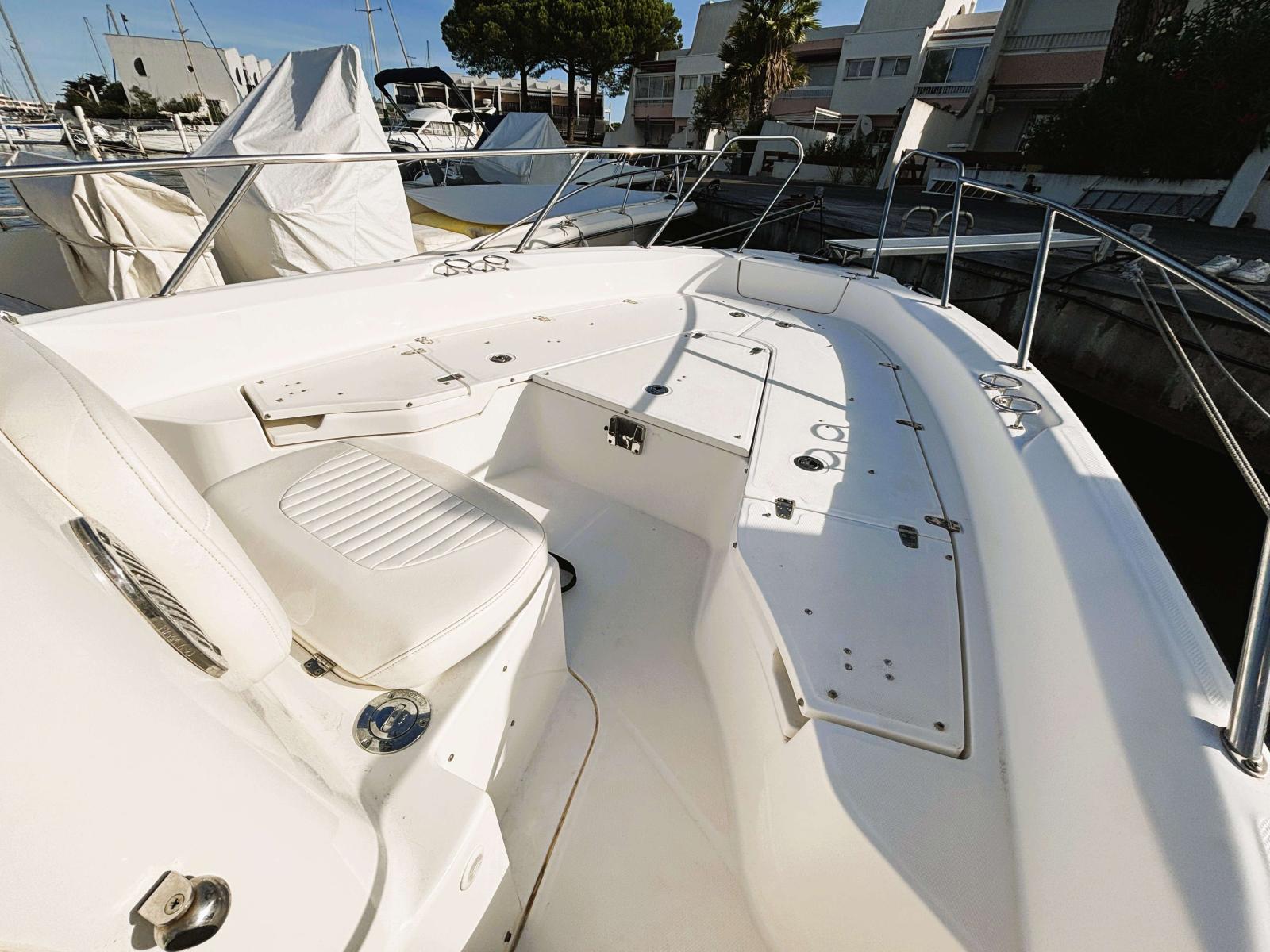 boston whaler 230 dauntless