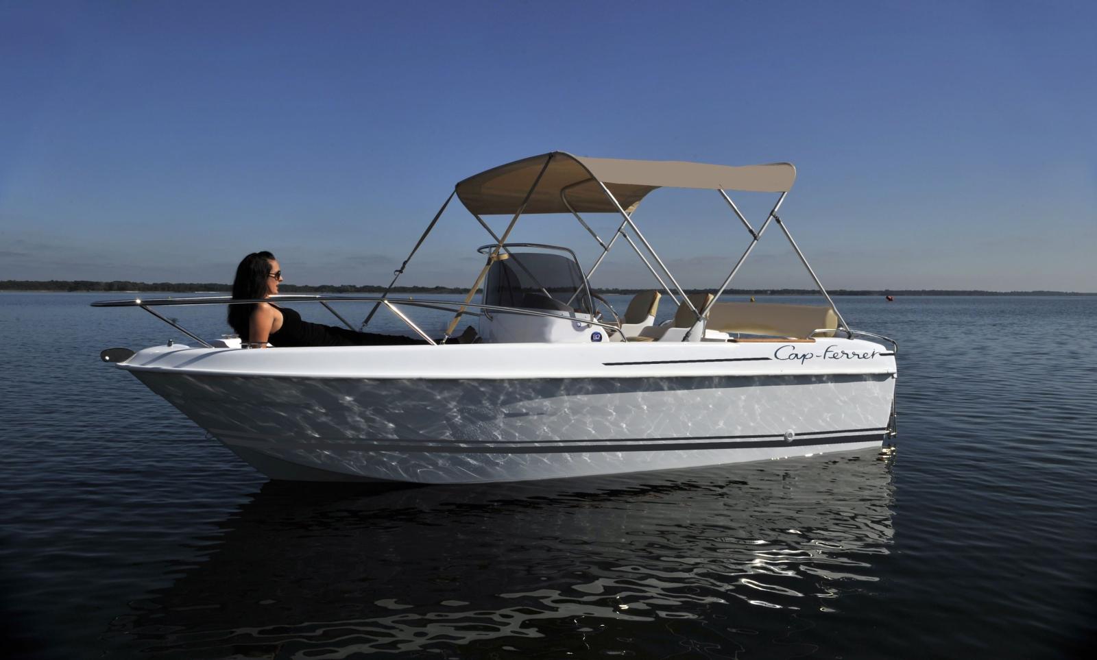 b2 marine Cap ferret 522 open