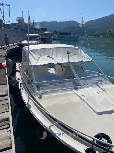 Bertram yacht 28' moppie