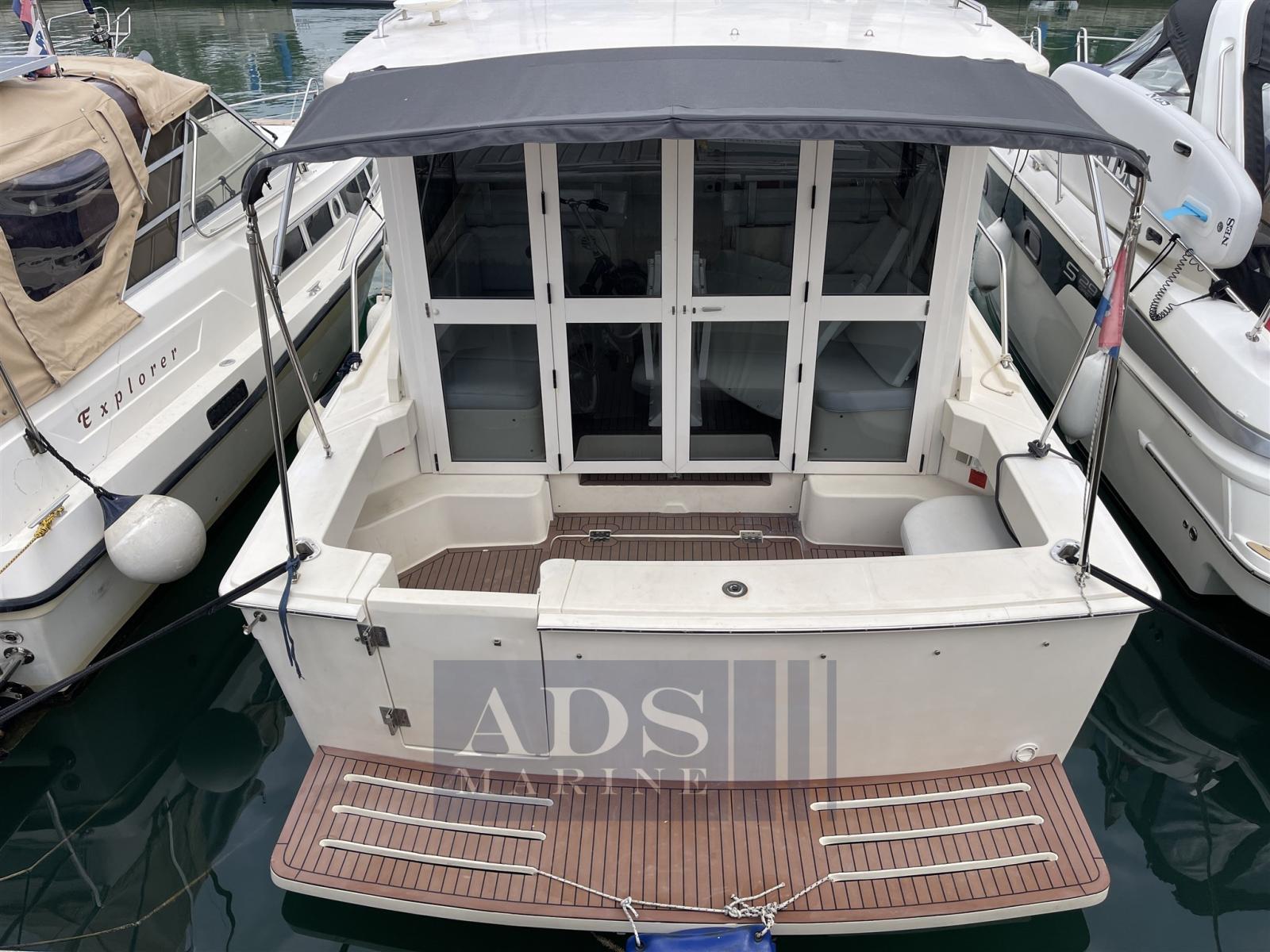 mainship 34