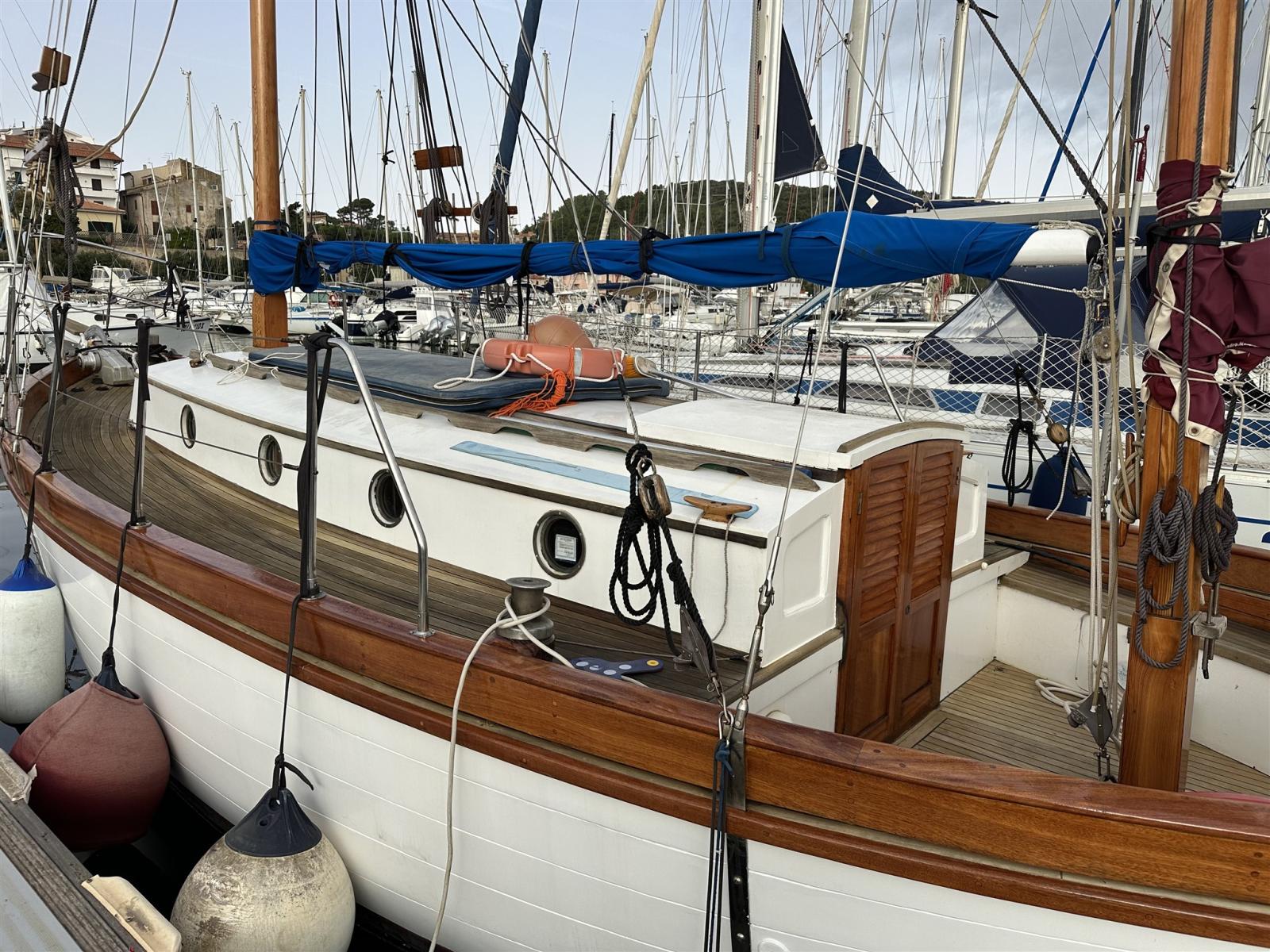 sirvent frers Tahiti ketch