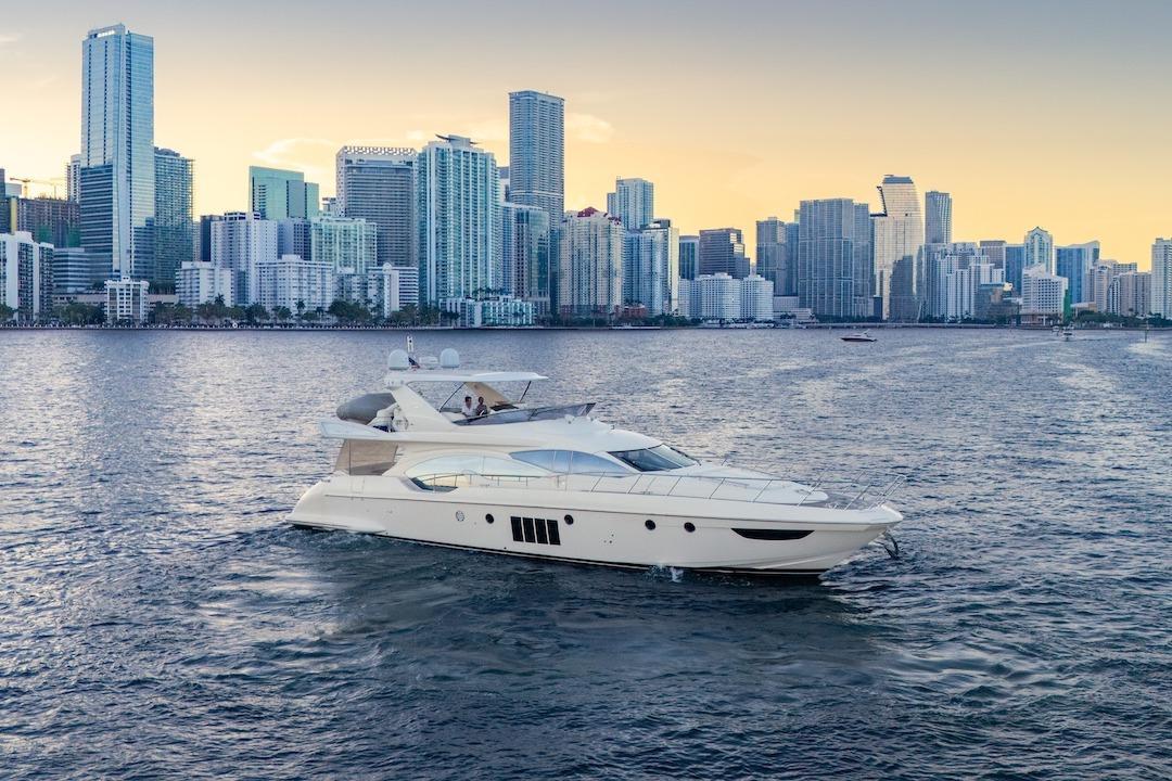 azimut 70