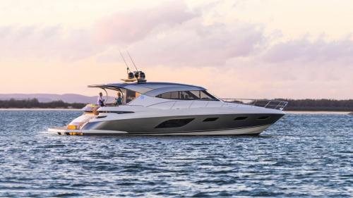 Riviera 6000 sport yacht platinum
