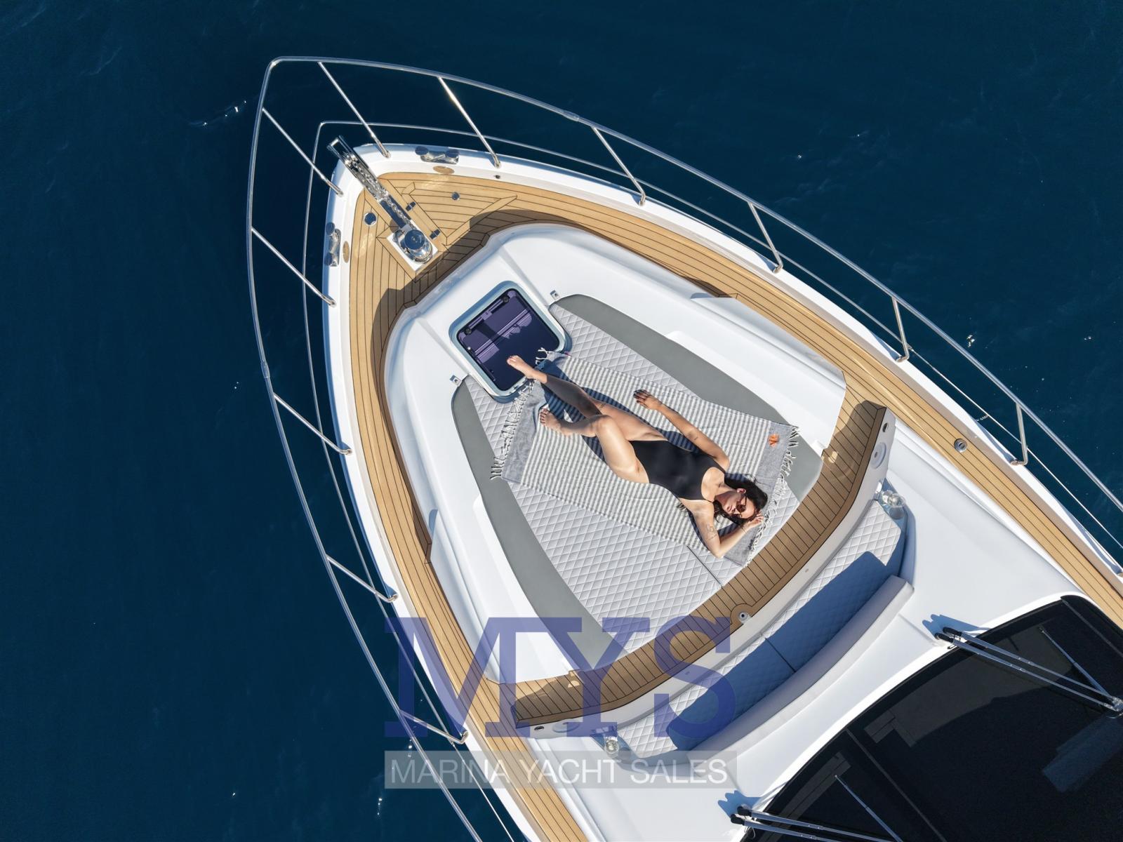 cayman yachts S520