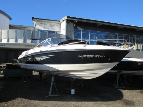 Bayliner 652 cuddy cabin