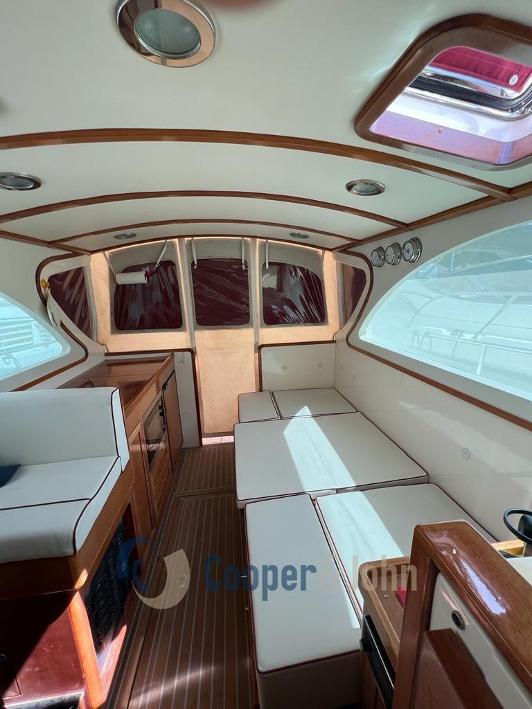 rose island Lobster 38