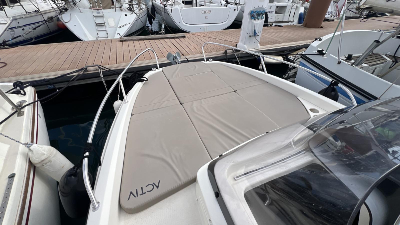 quicksilver 605 sundeck