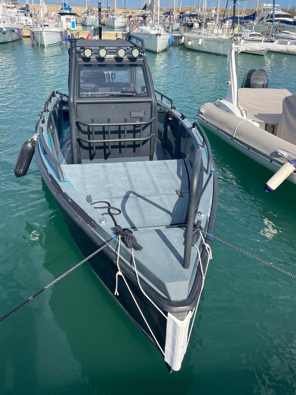 xo boats Dfndr 8