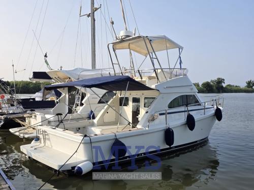Cayman yachts 30 fly