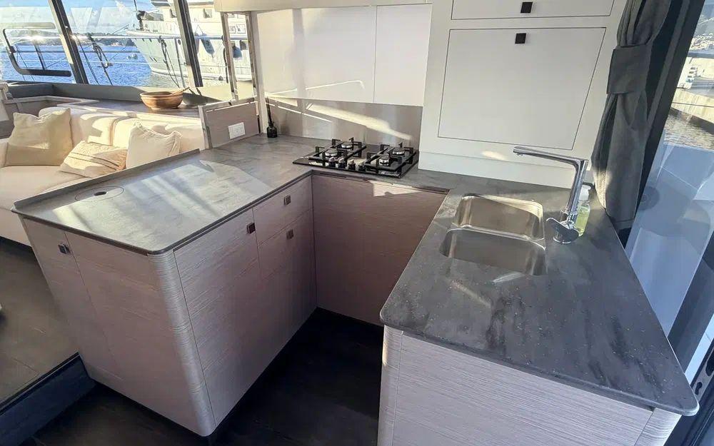 fountaine pajot My 6