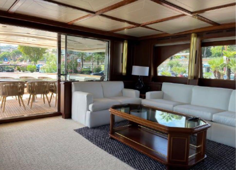 custom line Navetta 27