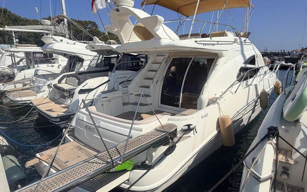 sealine Sealine f 42/5