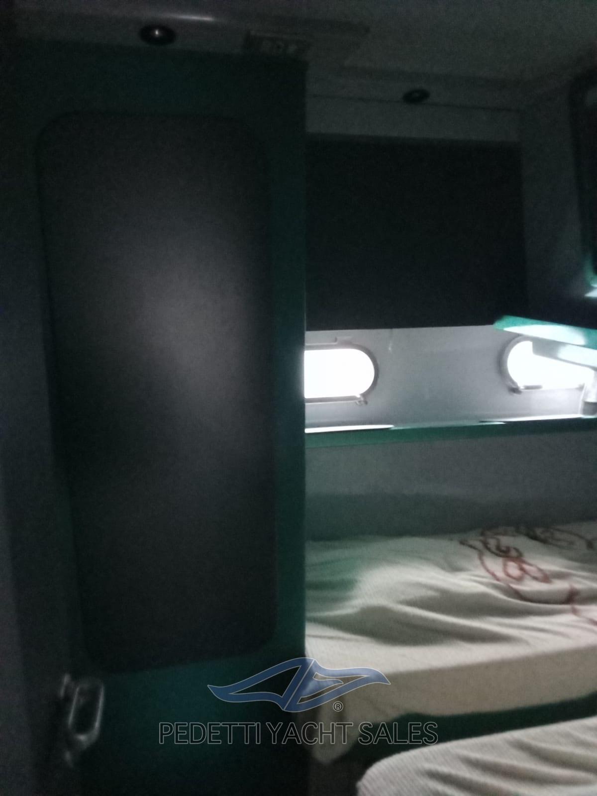 ferretti yachts 39 fly