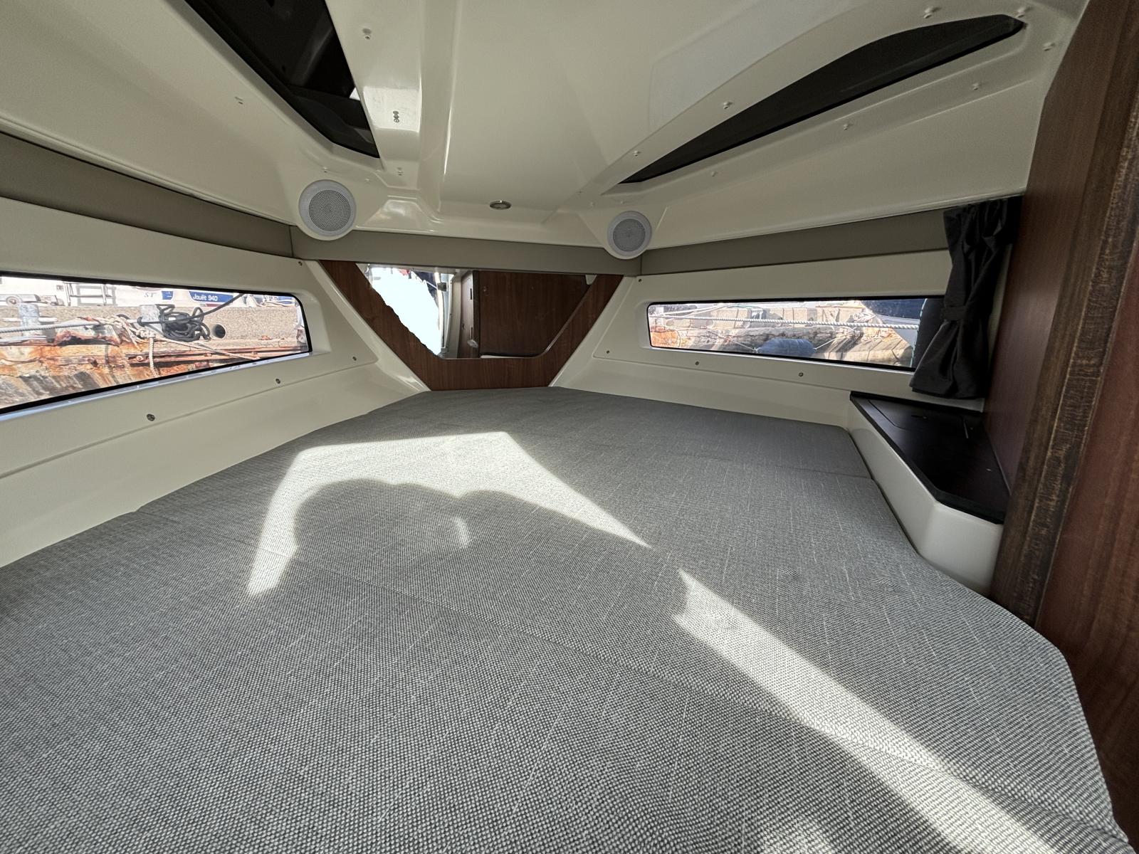 quicksilver Activ 755 cruiser