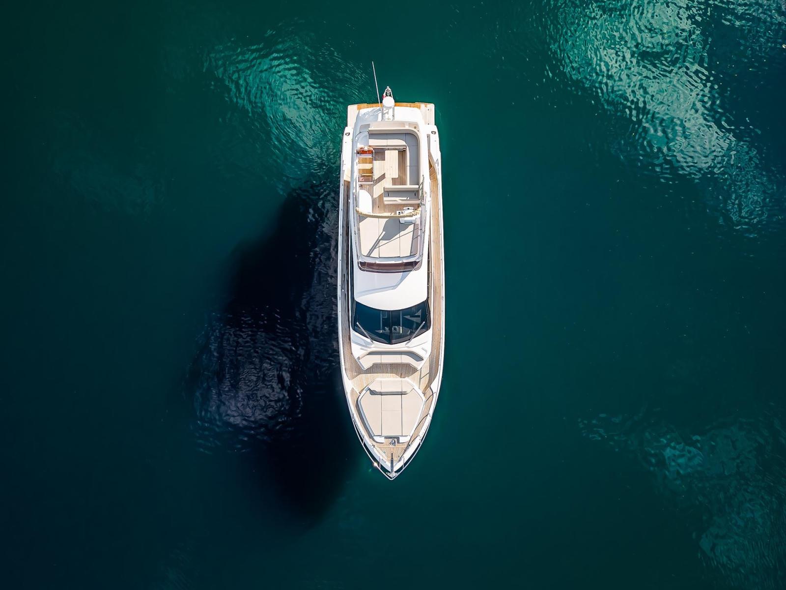 ferretti yachts 550