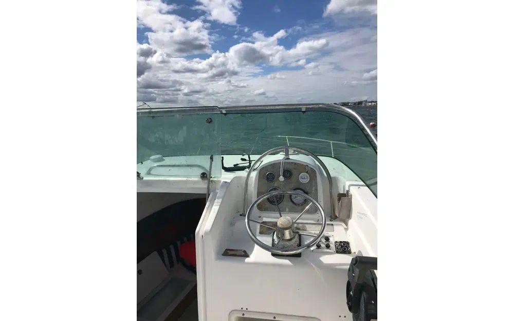b2 marine Cap ferret 650