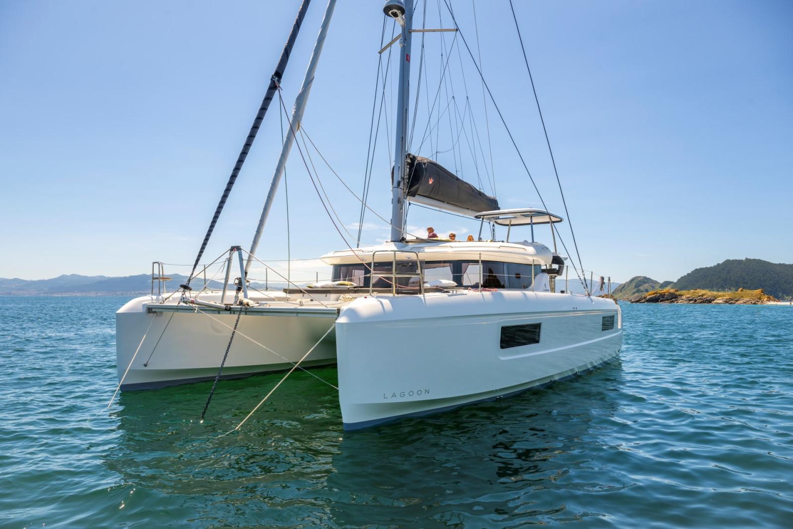 lagoon 43