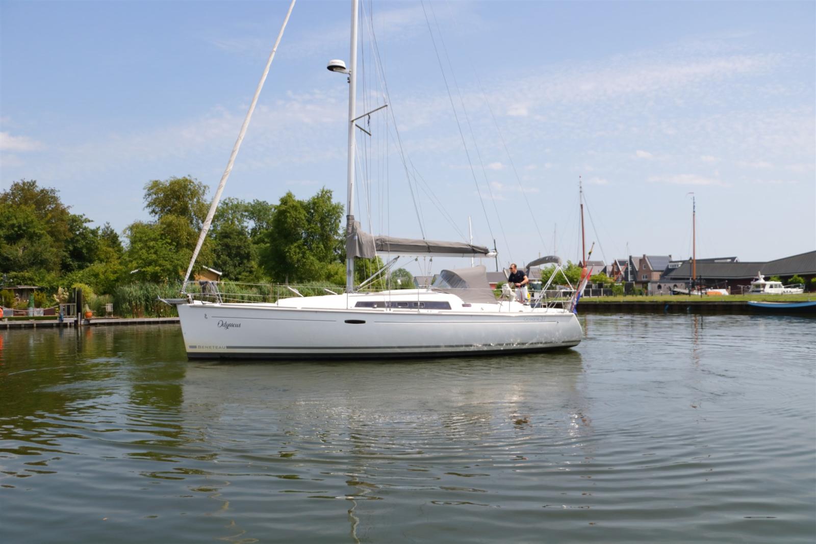 beneteau Oceanis 37