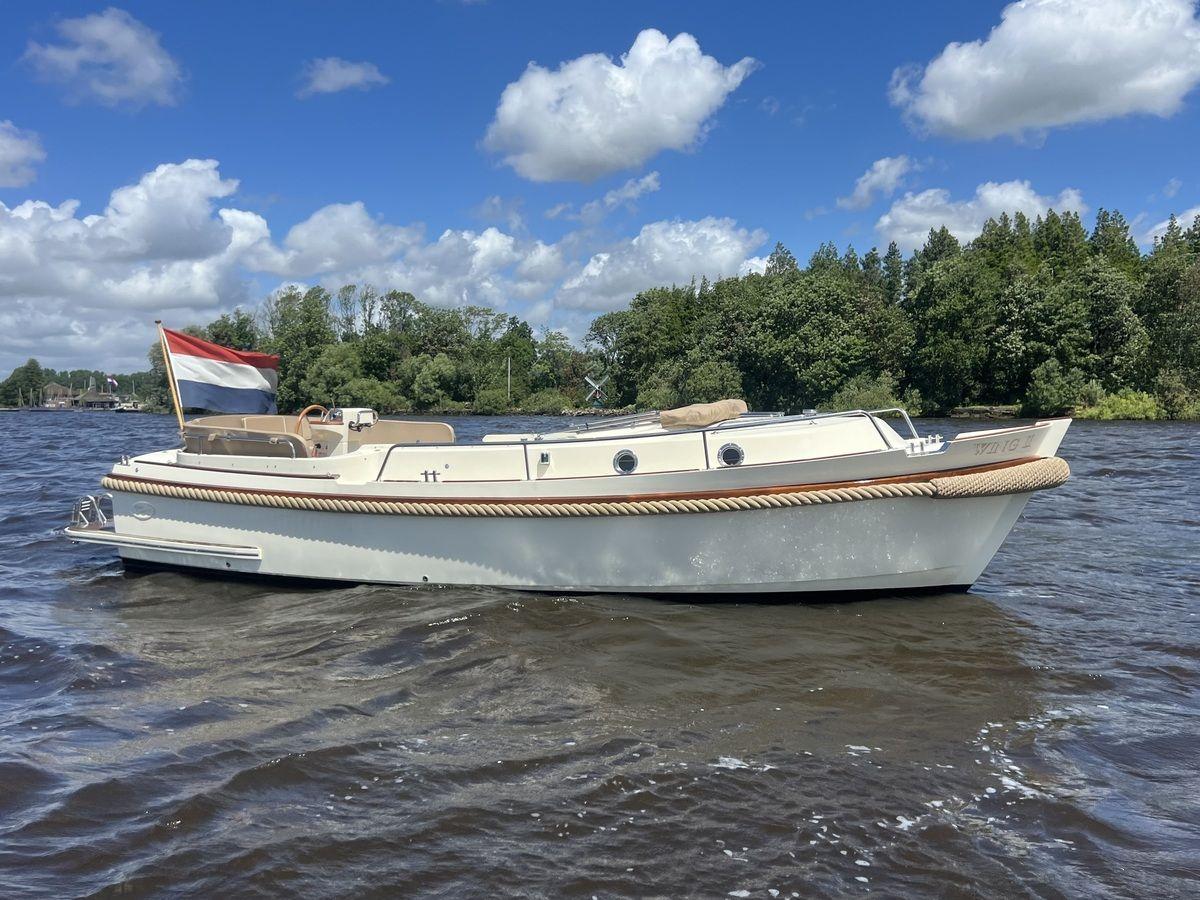 interboat Intercruiser 27 cabin