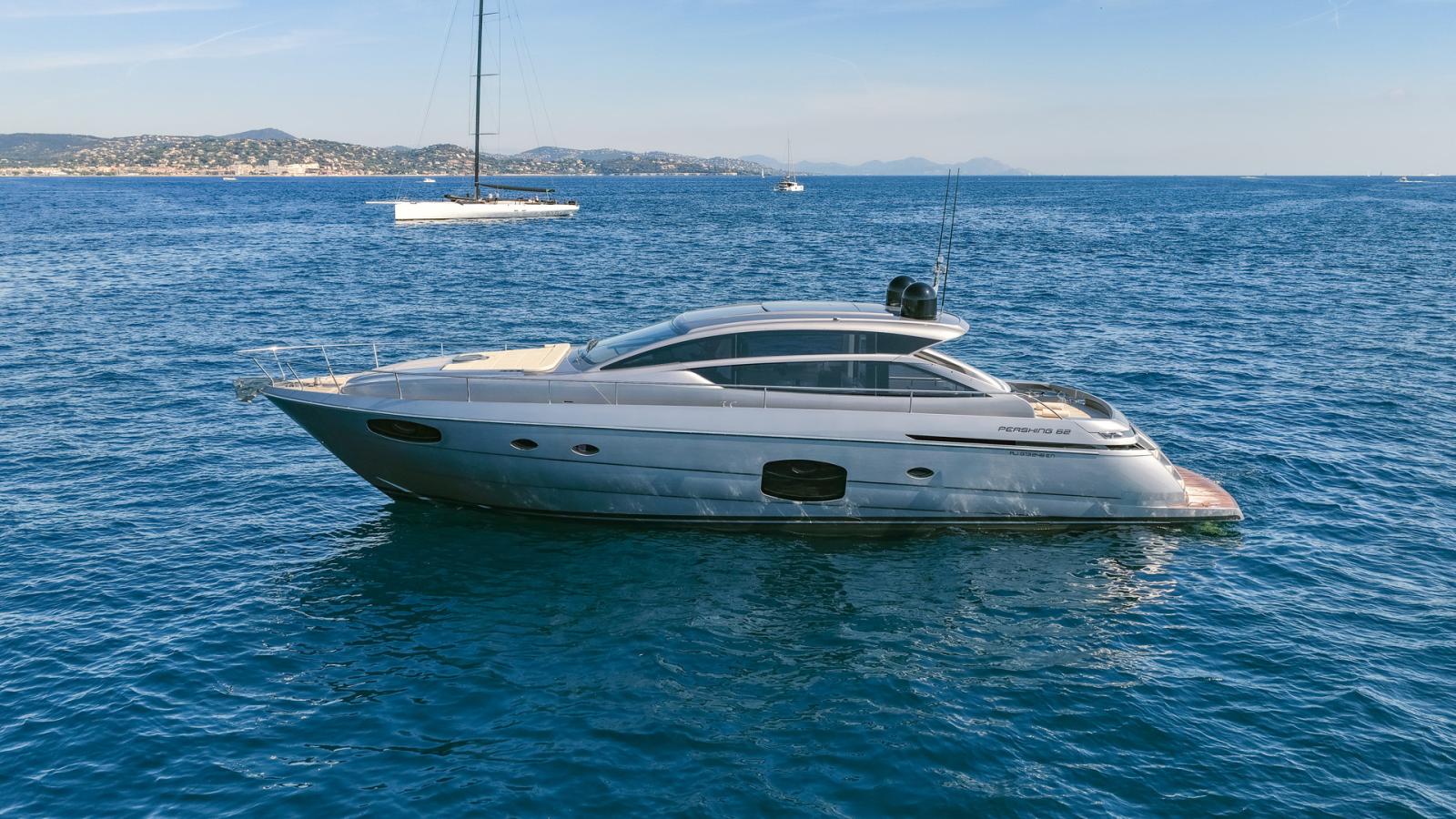 pershing 62
