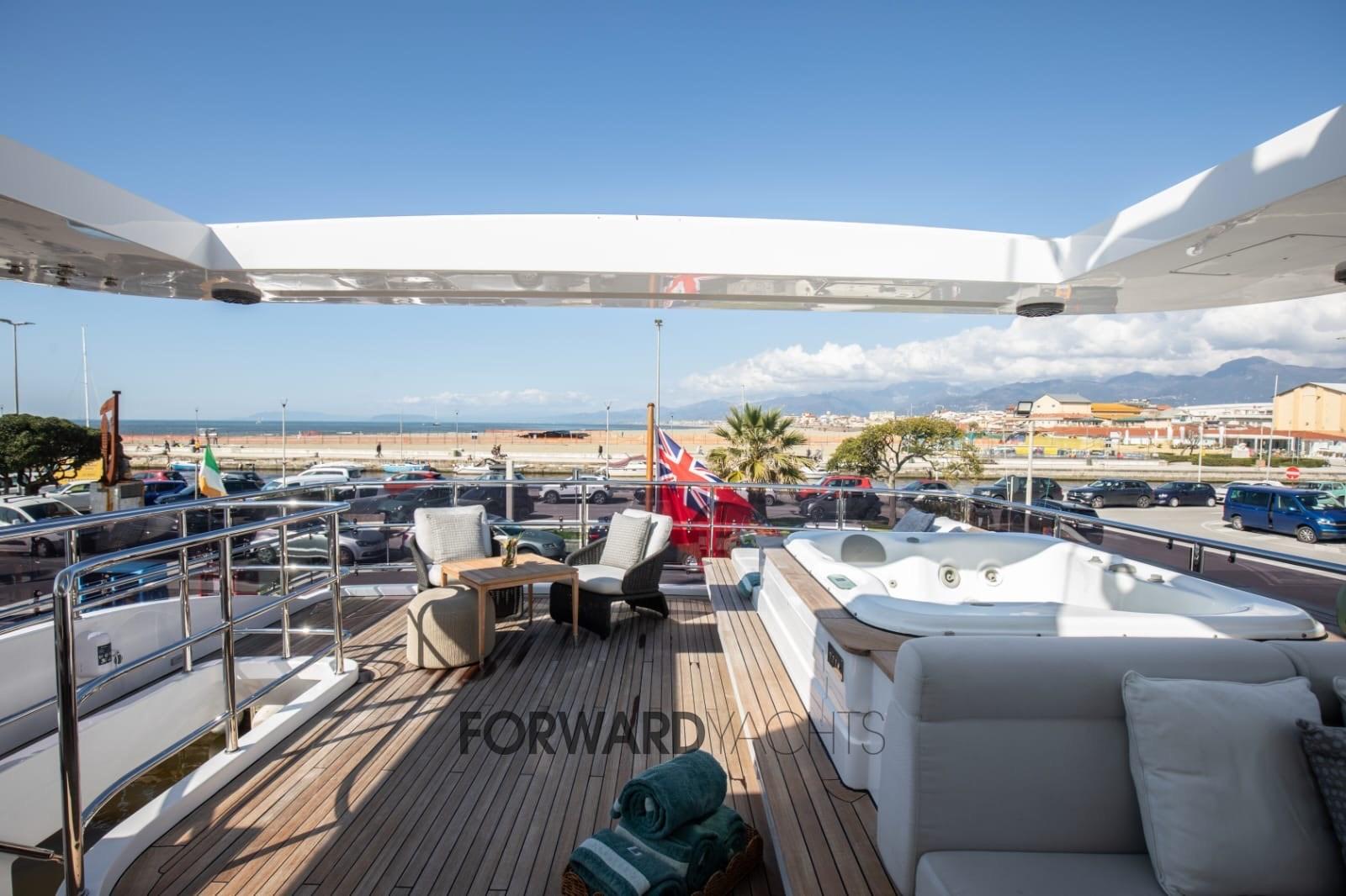 benetti 93 delfino