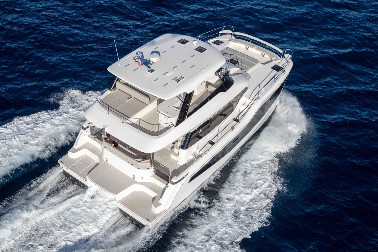 aquila 46 yacht