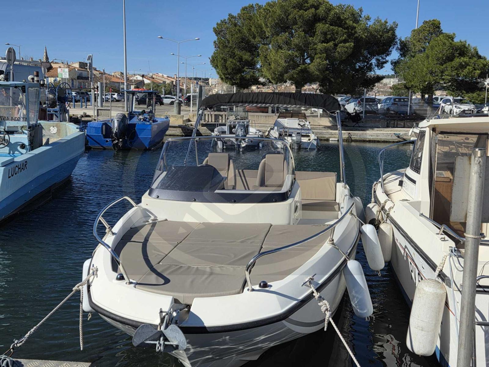 quicksilver Activ 605 sundeck