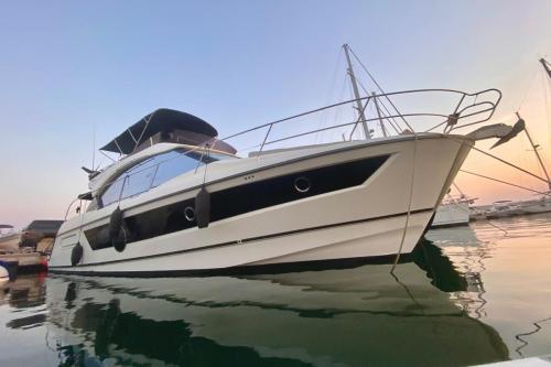 Beneteau monte carlo 52