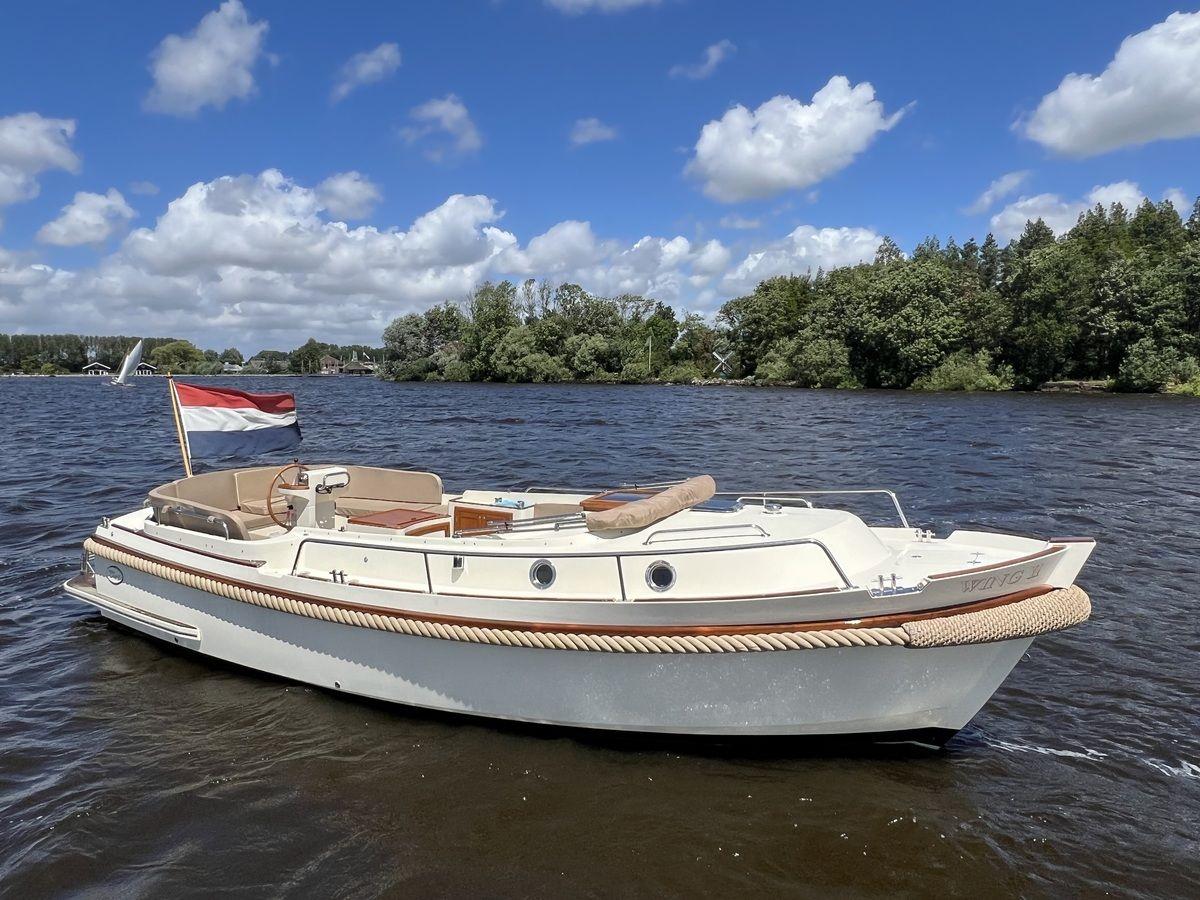 interboat Intercruiser 27 cabin