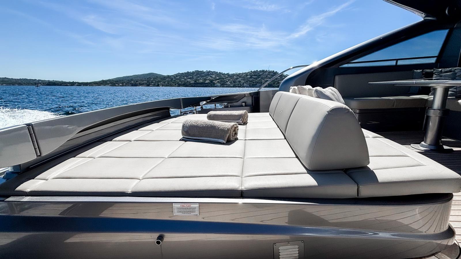 pershing 62