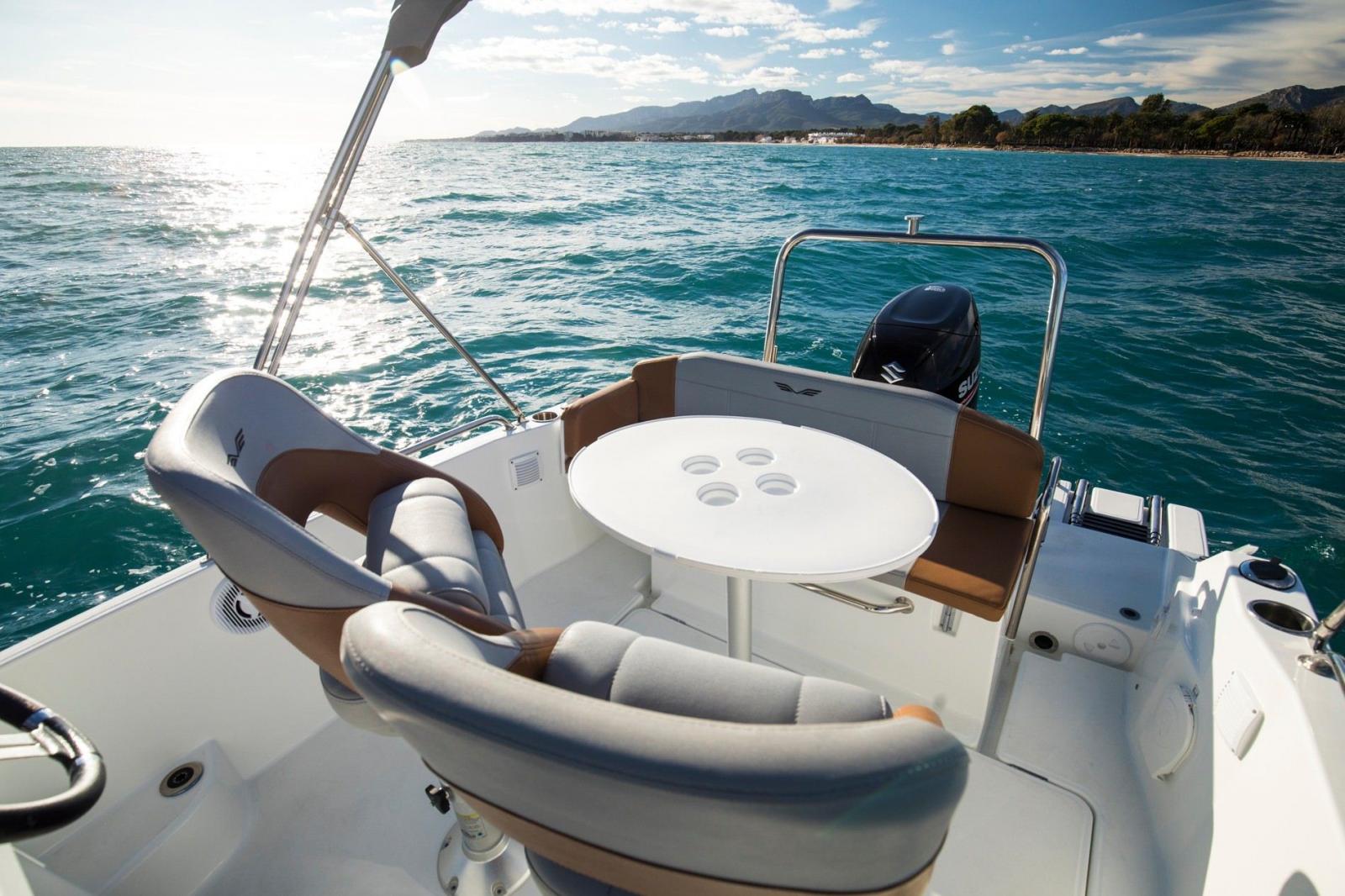 beneteau Flyer 6 spacedeck